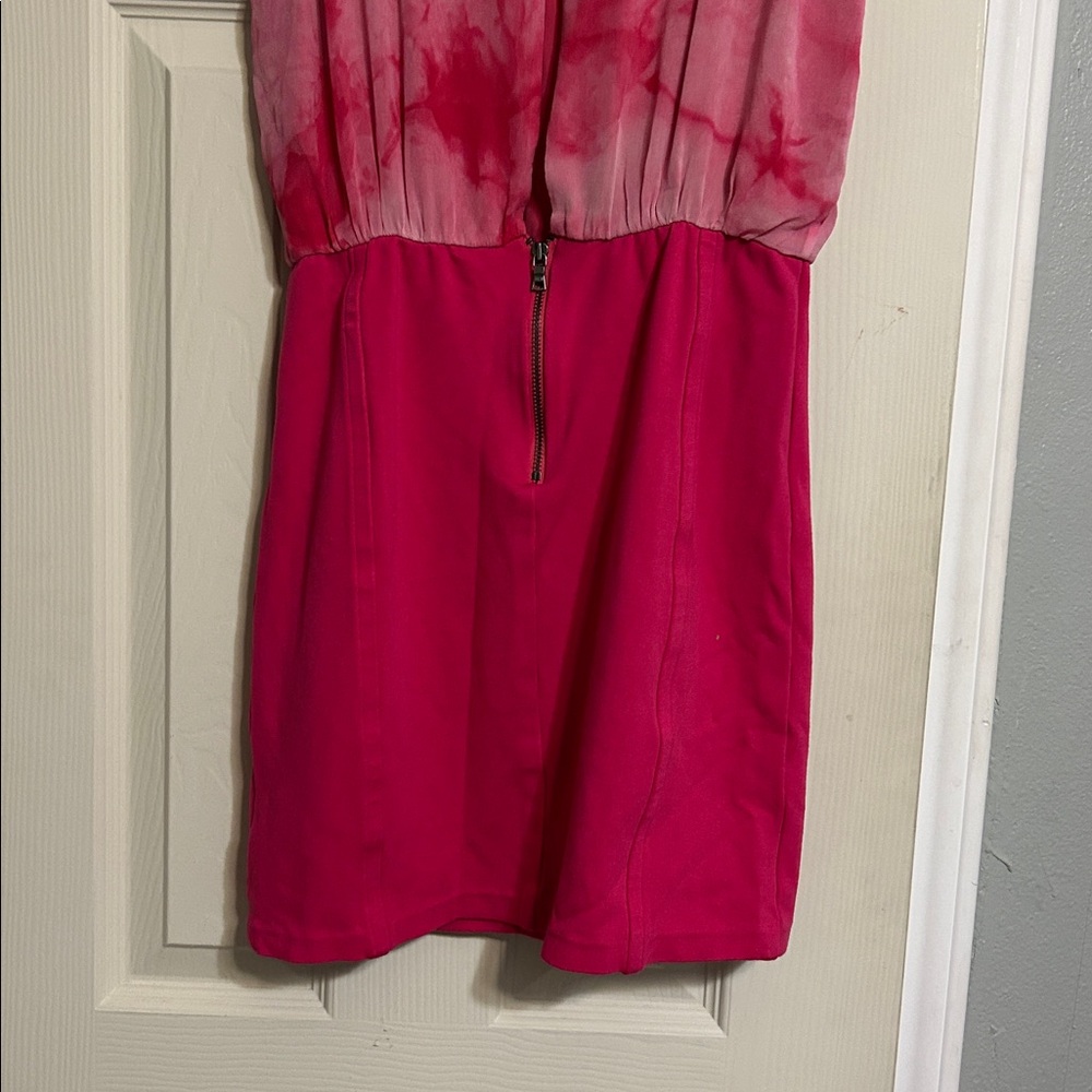 ๐ญ2/$30๐ญ Alice & Olivia pink silk blend sleeveless dress - Picture 6 of 8